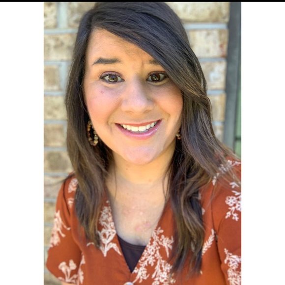 Meet your Posher, Ciara - Picture 1 of 1